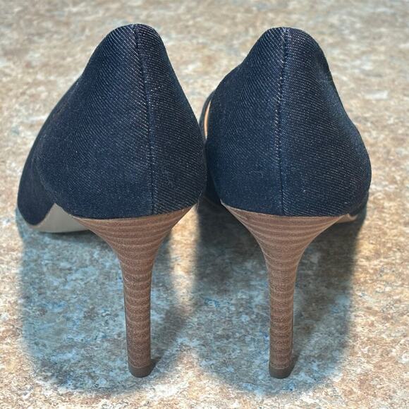 BCBG Generation Levonne Dark Blue Denim Pointed Toe Leather Sole Heels Size 10 - Picture 2 of 9